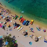 2 Bedroom Amazing In Διαμέρισμα Mandre