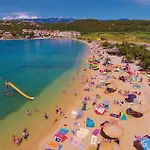 Διαμέρισμα 2 Bedroom Amazing In