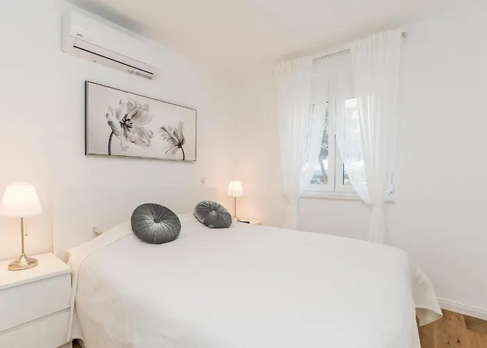 2 Bedroom Amazing In Apartment