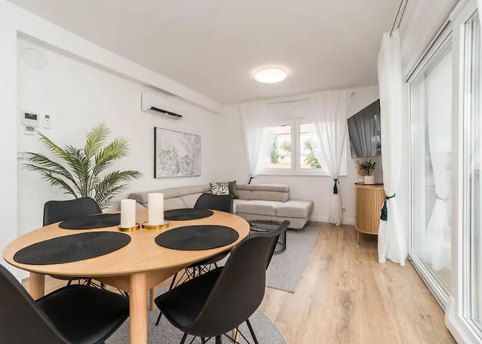2 Bedroom Amazing In Apartment Mandre