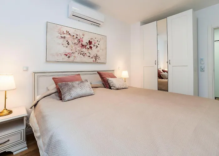 2 Bedroom Amazing In Apartment Mandre